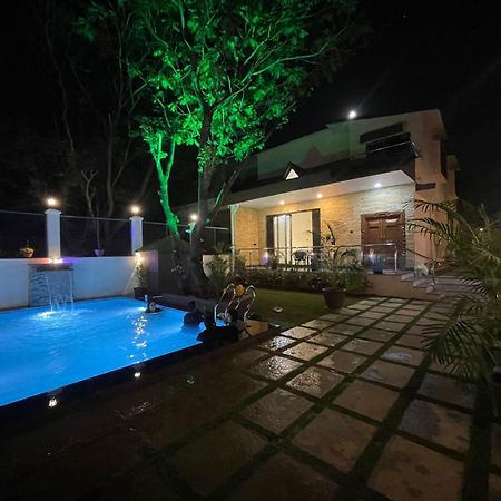 Lavish Villa - 3 Bhk Pool With Lawn Lonavala Exteriör bild
