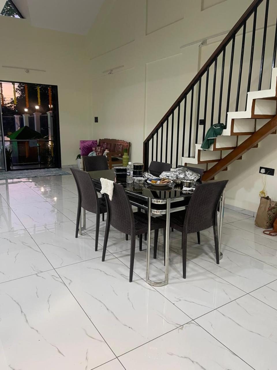 Lavish Villa - 3 Bhk Pool With Lawn Lonavala Exteriör bild