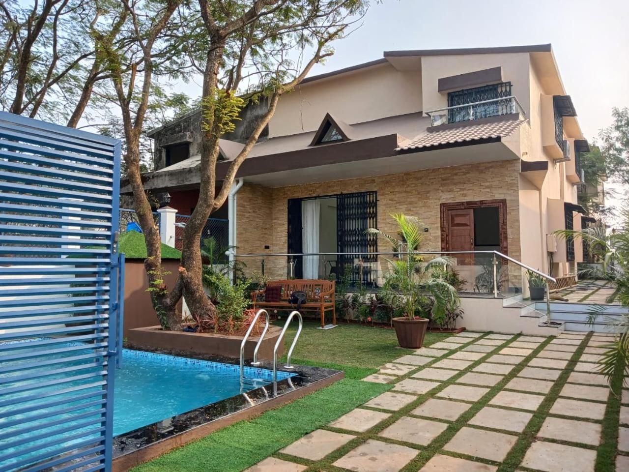 Lavish Villa - 3 Bhk Pool With Lawn Lonavala Exteriör bild
