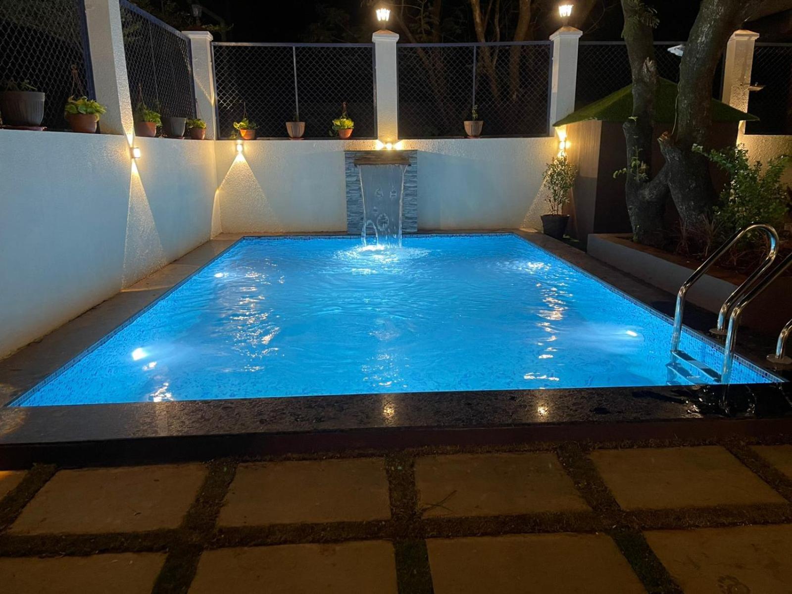 Lavish Villa - 3 Bhk Pool With Lawn Lonavala Exteriör bild